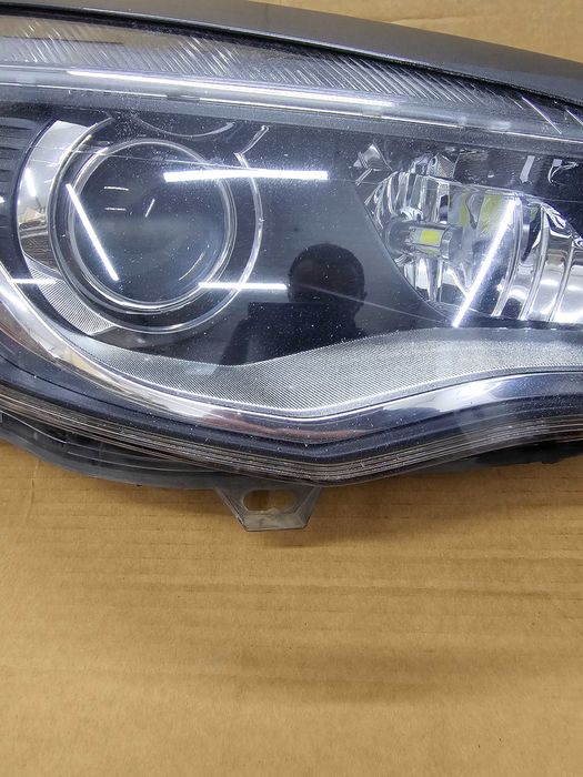 Reflektor Prawy Opel Astra J Xenon Led