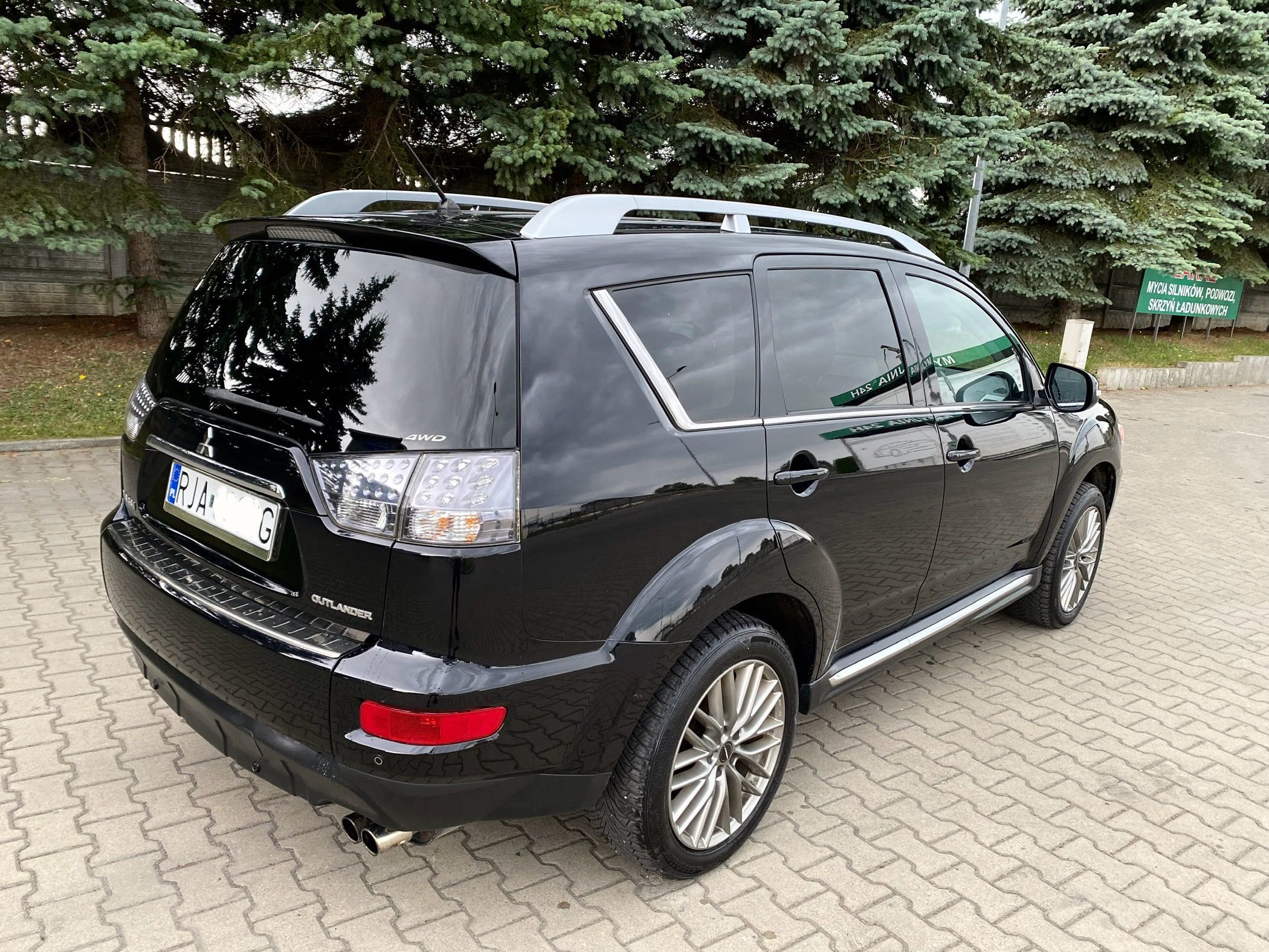 Mitsubishi Outlander 4x4•AUTOMAT•7osob•nowe opony•Niemcy•zarejestrowan
