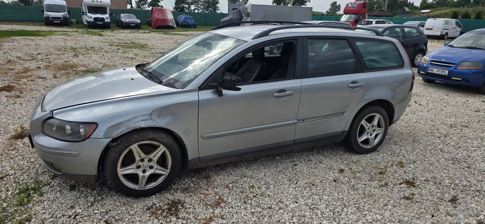 Volvo V50 lekko uszkodzony Parking Kasacyjny Warszawa