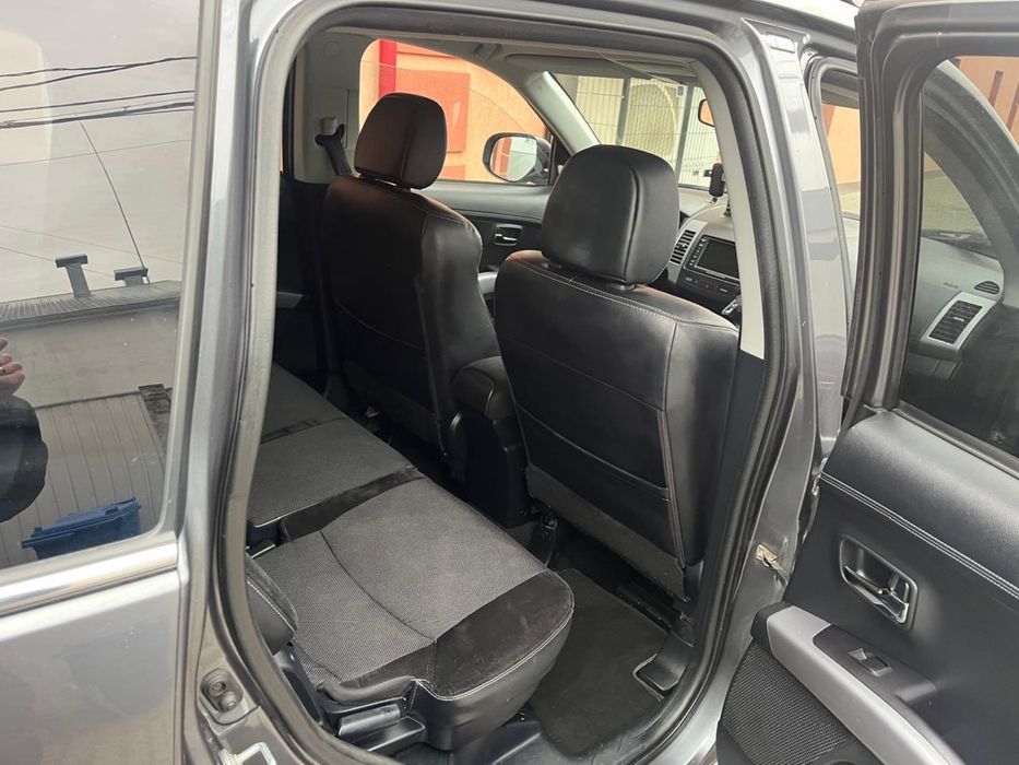 Мітсубісі аутлендер  2.2  2011 автомат