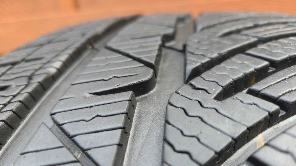 245/45 R18 4 opony zimowe Michelin Pilot Alpin PA4