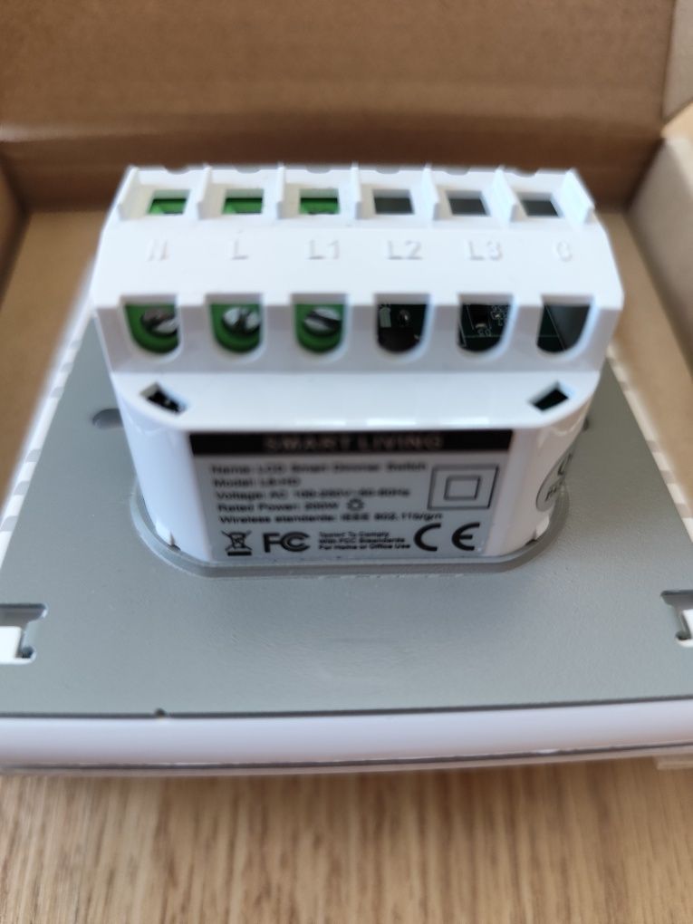 Przelacznik szklany smart home l8 nowy