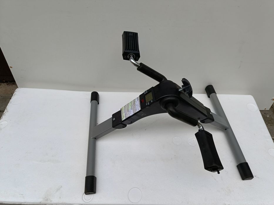 Rower rehabilitacyjny Russka T-1400 OSO mini do ćwiczeń rąk i nóg


--