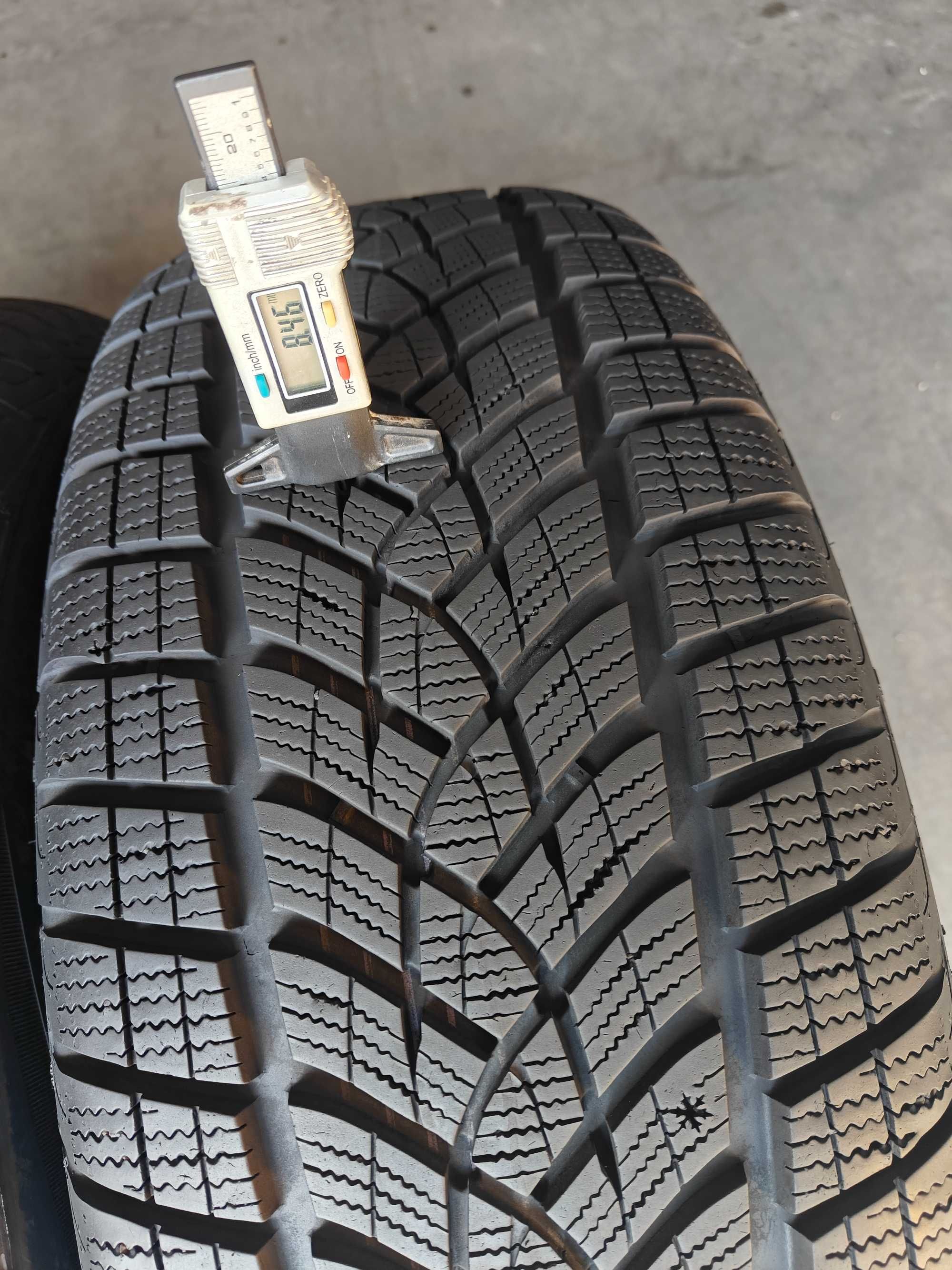 R17 265 65 шини зимові Goodyear Ultra Grip Ice SUV made Germany