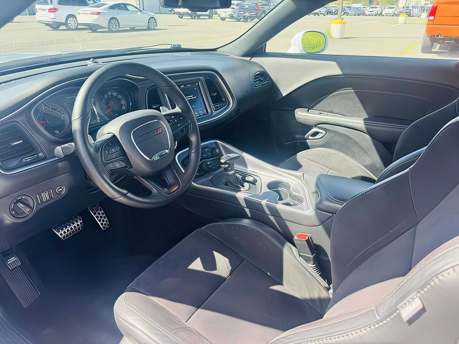 Dodge Challenger      2018