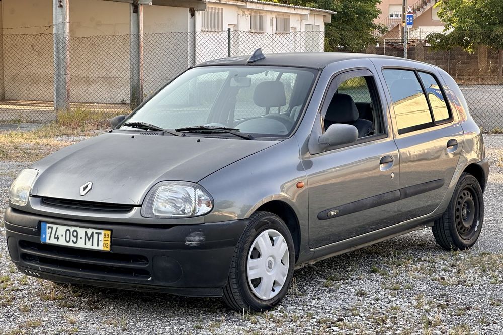 Renault clio 1.2 direcao assistida - pronto a circular