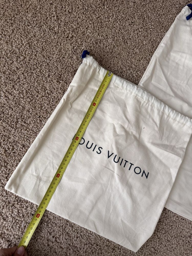 Dwa worki przeciwkurzowe louis vuitton
