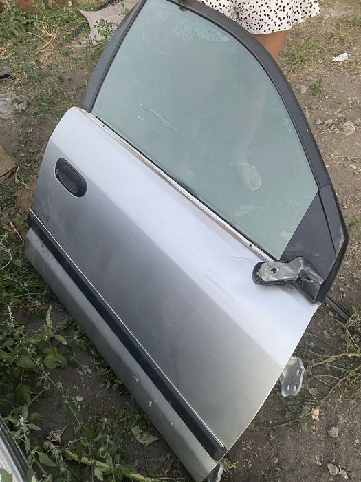 Правая передняя дверь Mitsubishi Space Star в сборе целая в Днепре SEL