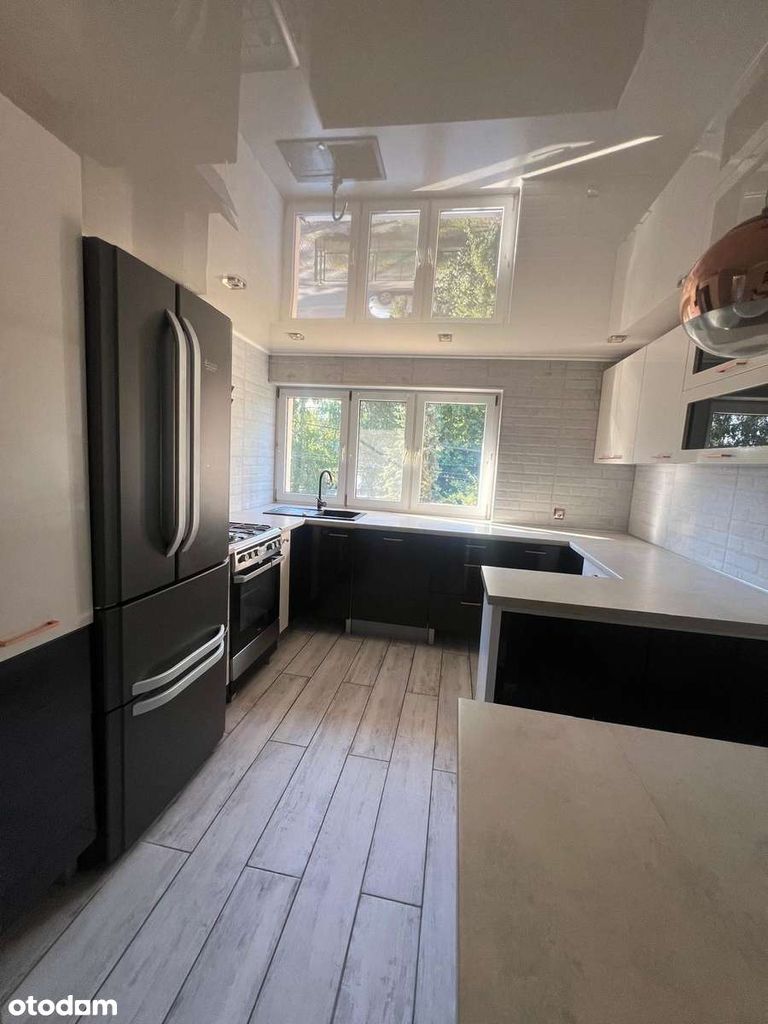 KOMORNO 3 pok I piętro - balkon- działka - garaż 24 m² - piwnica 15 m²