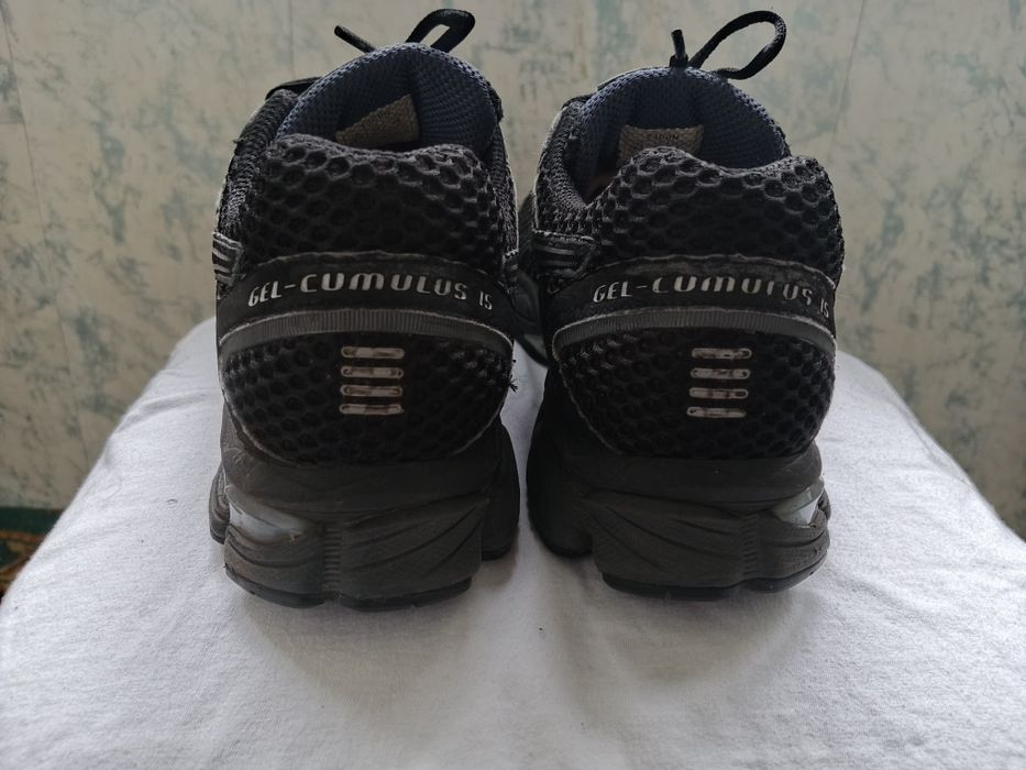 Кроссовки asics,оригинал