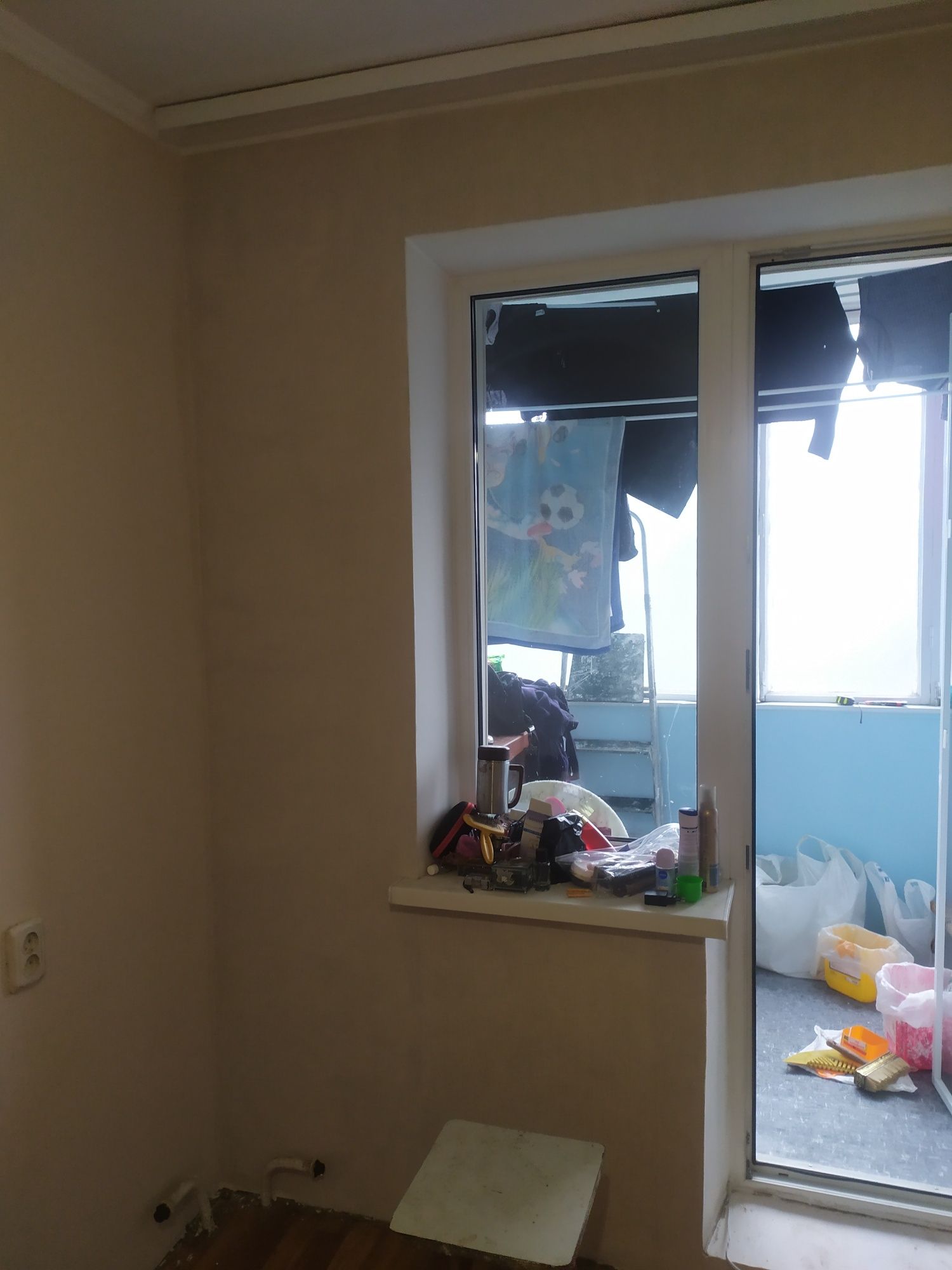 ПОКЛЕЙКА ОБОЕВ-70 грн.м2. Шпатлёвка-60грн.м2-один слой Откосы-450грн