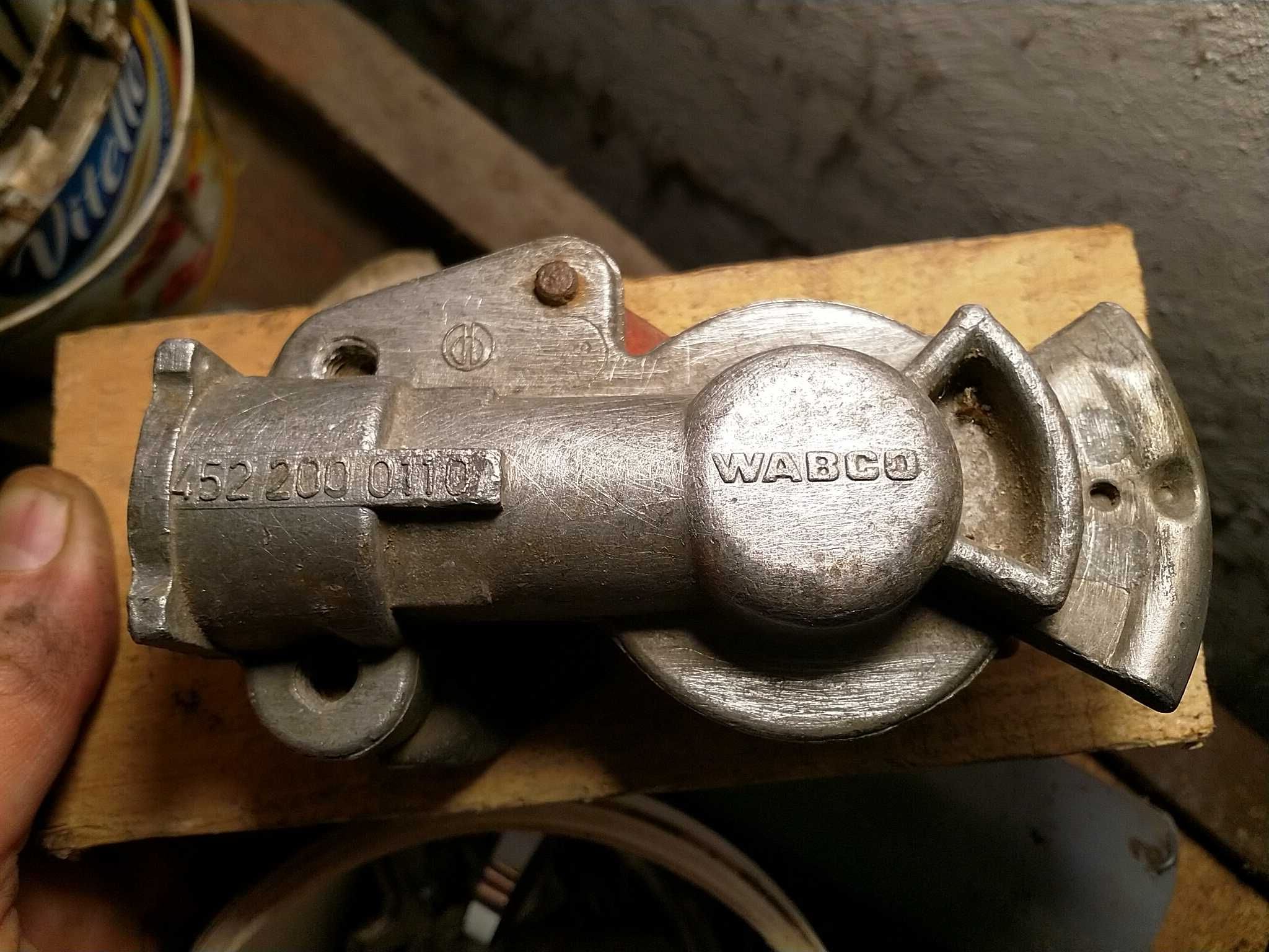 Głowica zawór pneumatyczna JD AZ50943 Wabco