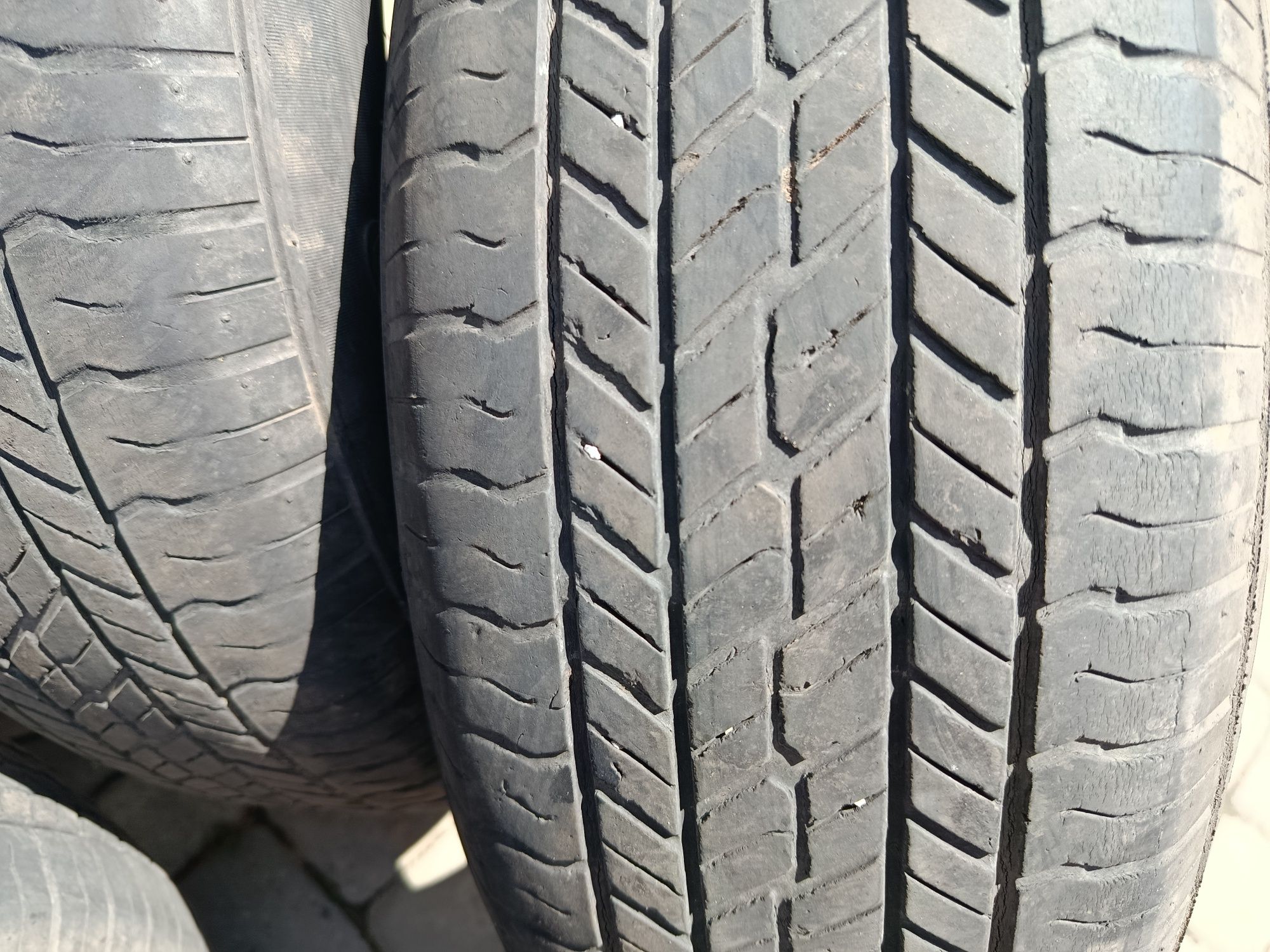 Продам резину 215/70R16