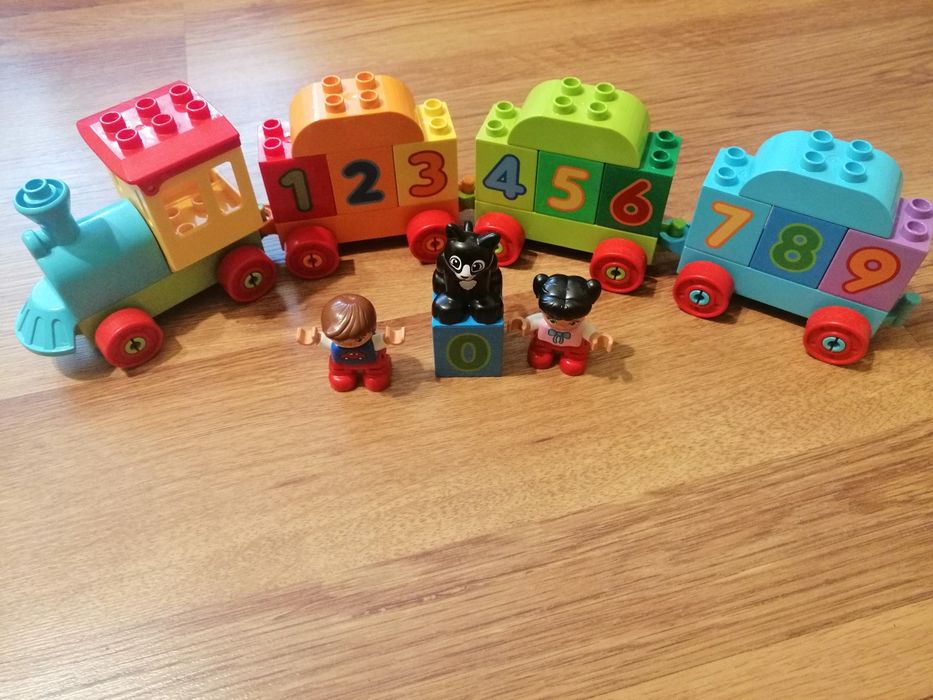 Lego Duplo - pociąg, policjant, koparko-ładowarka, holownik