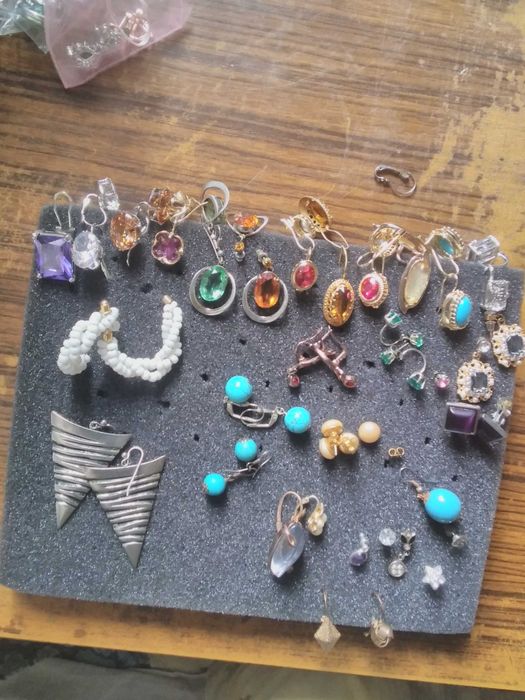 Бижутерию продам