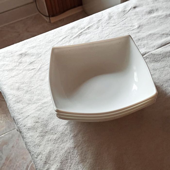 Набір білих глубоких тарілок, 3шт.