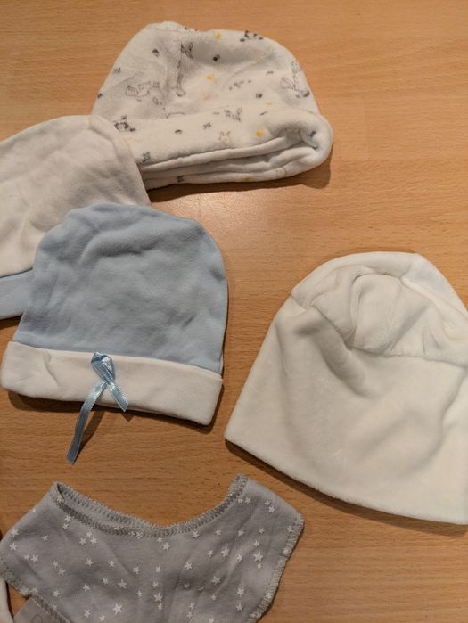 Conjunto de gorros de bebé