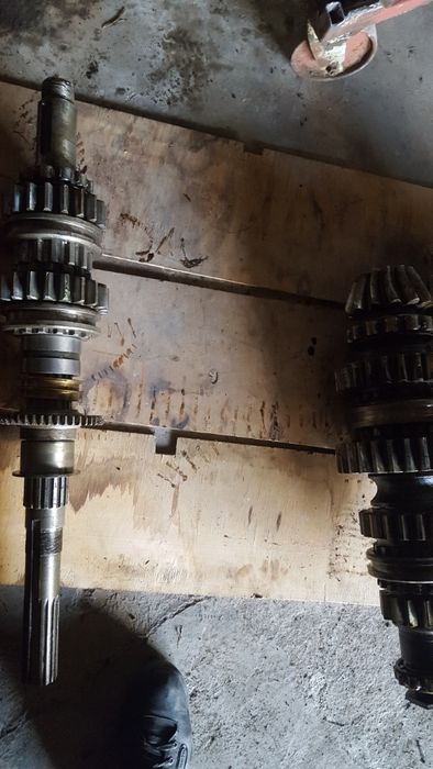 Коробка передач бульдозера ДЗ170.1