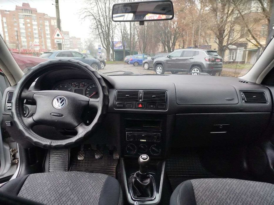 Volkswagen GOLF IV за 3500 $