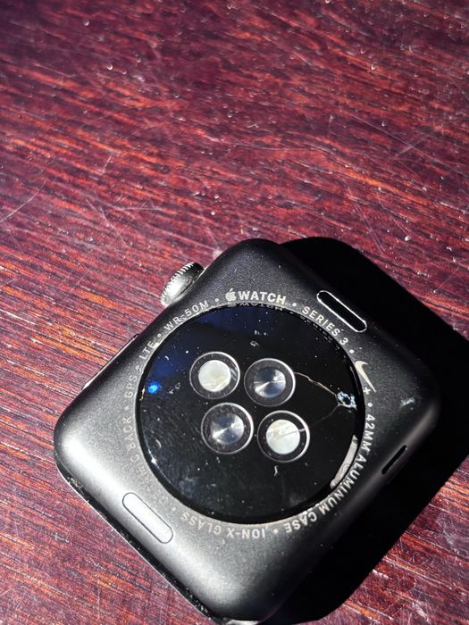 Sprzedam dwa zegarki uszkodzone aplle watch i suunto 5 peak