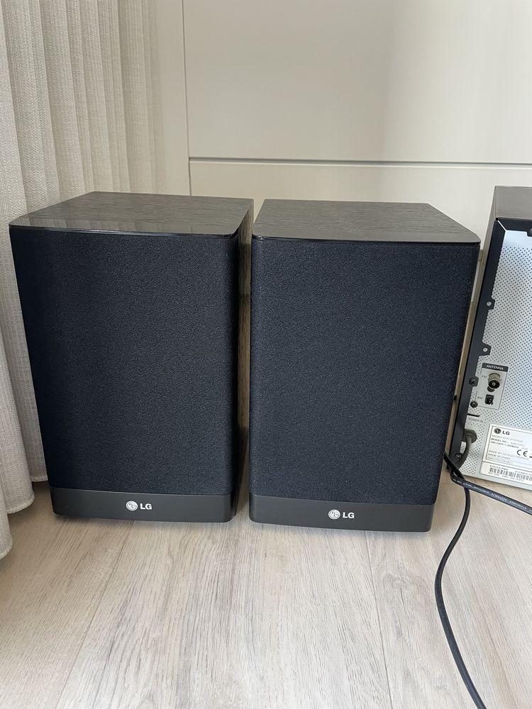 Sistema de som LG Micro HiFi System with iPod Connection