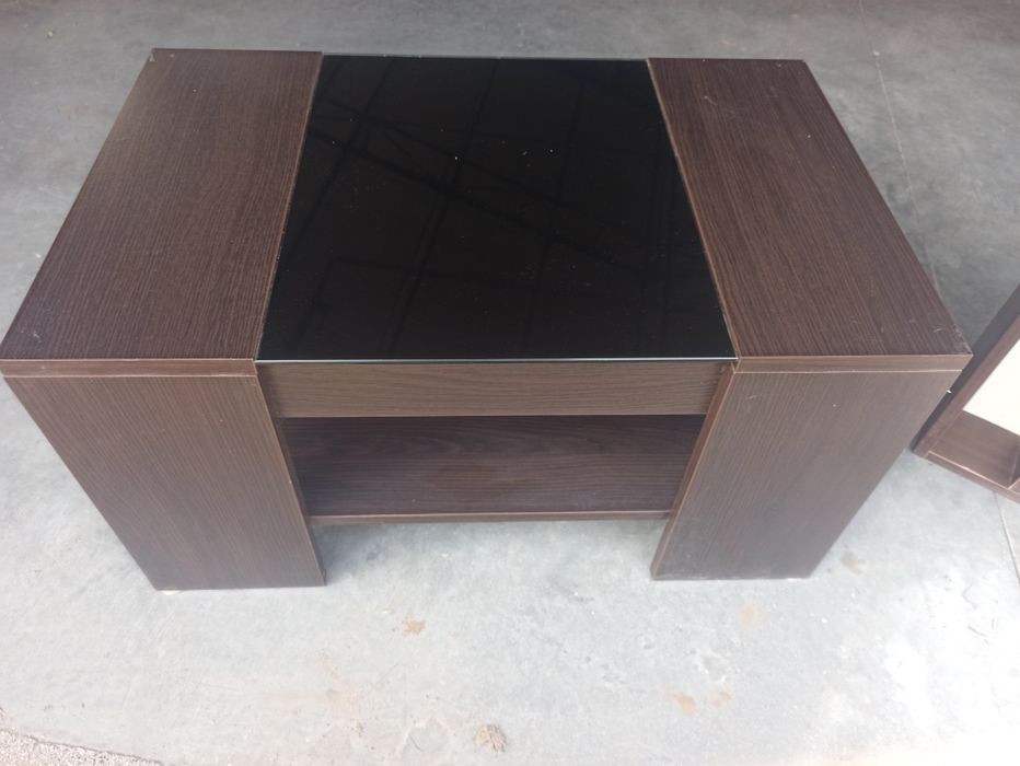 Szafka łazienkowa wiszącą stolik kawowy