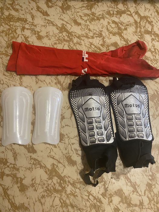 Футбольні щитики + гетри