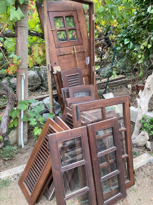 Janelas de Madeira antigas em bom estado