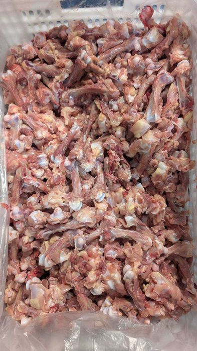 Кістки з гомілки курячі кости куриные. Є знижка на обсяг замовлення.