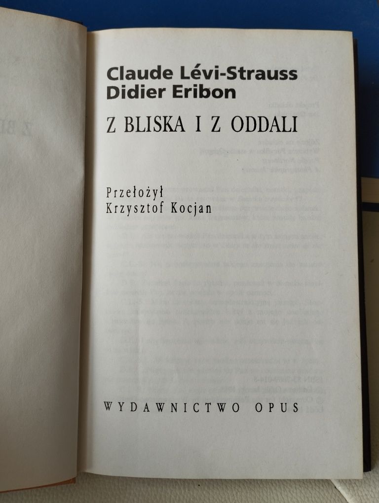 Levi-Strauss z bliska i z oddali