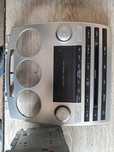 Radio Mazda 5. Stan bd. Srebrny kolor
