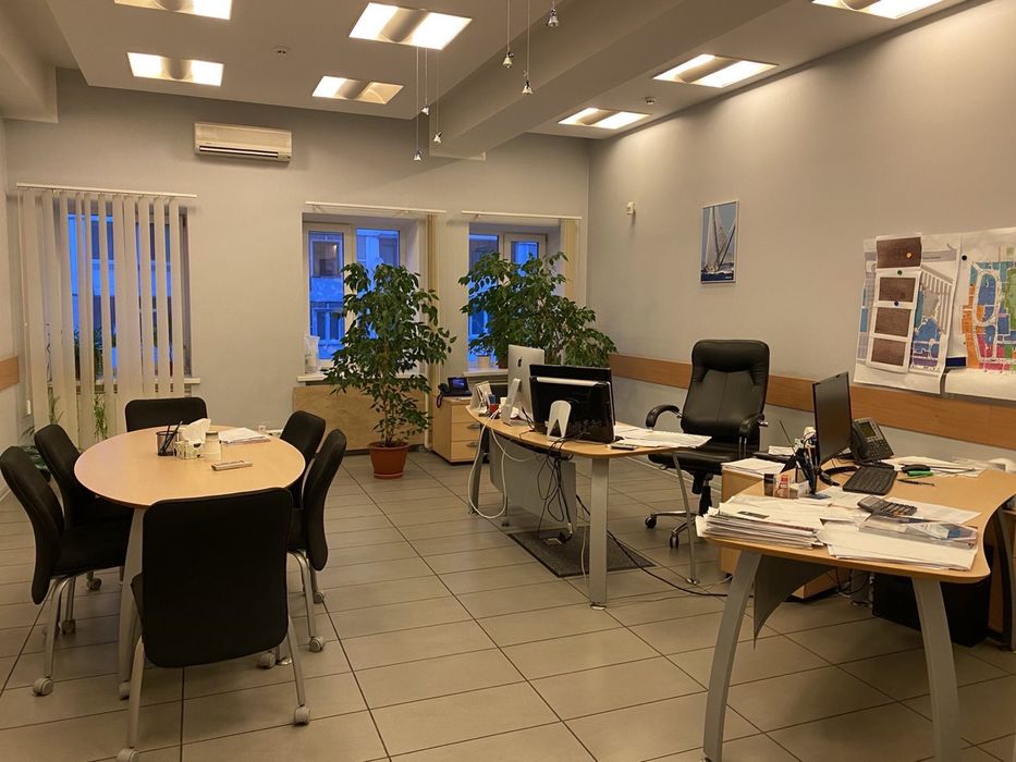 БЦ Колизей. Спорзал Сдам офис 400 кв.м кл.Руденко 6а БЦ Колизей