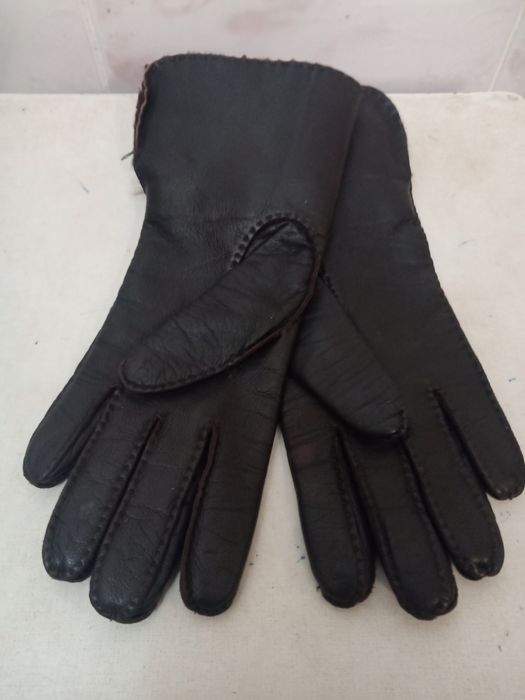 Перчатки натуральна я кожа отличного качества