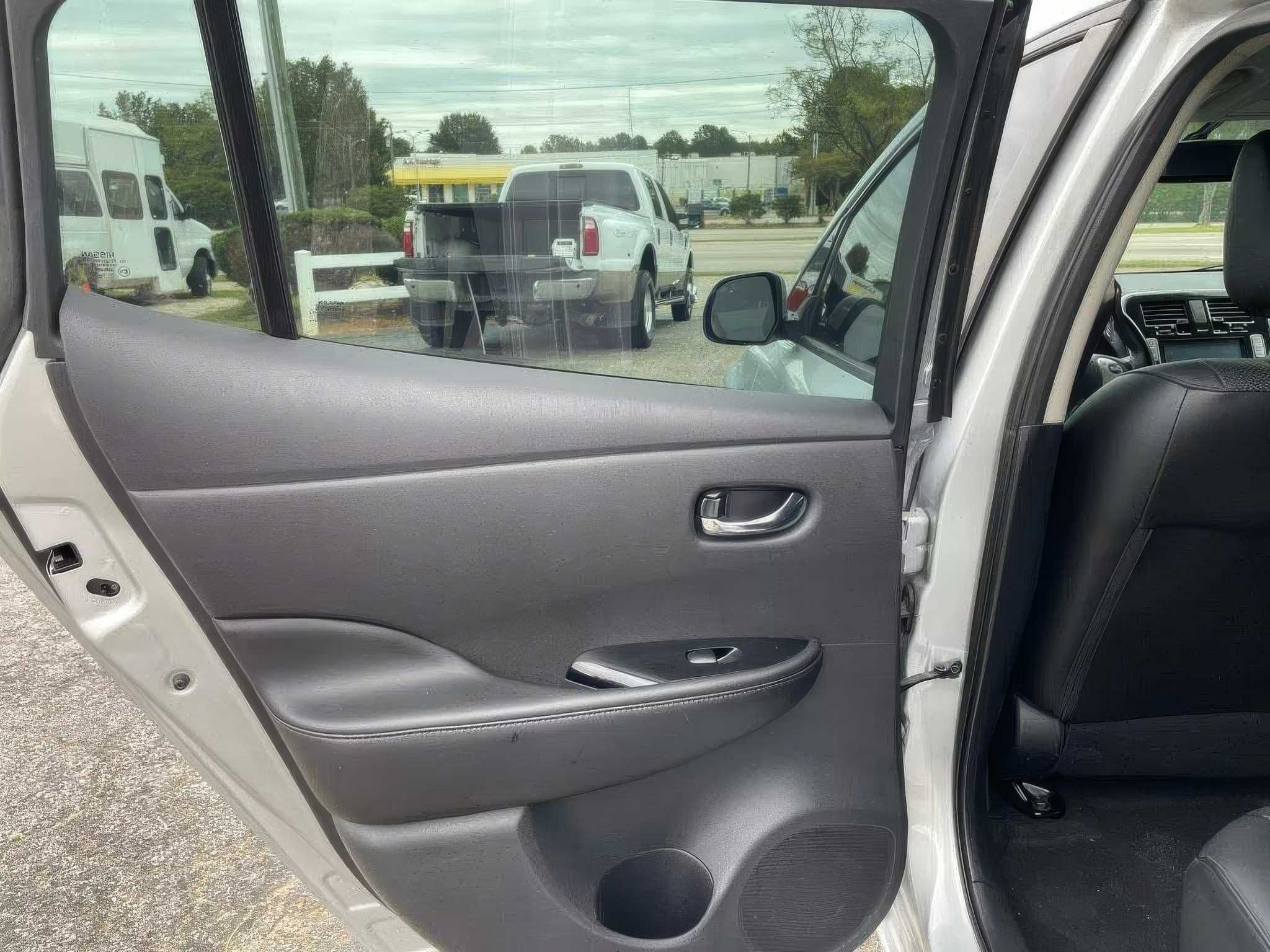 2015 Nissan LEAF SL