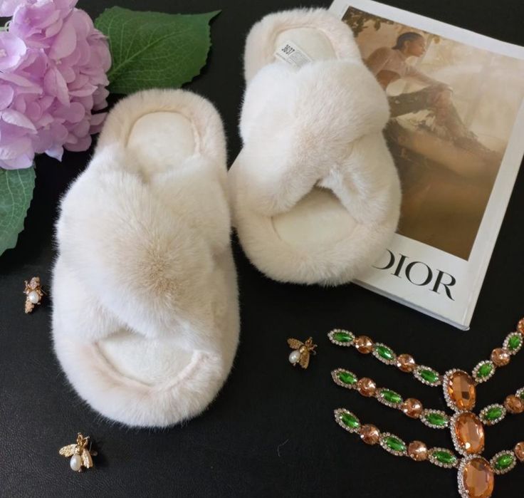 Меховие тапки,пушисті тапочки