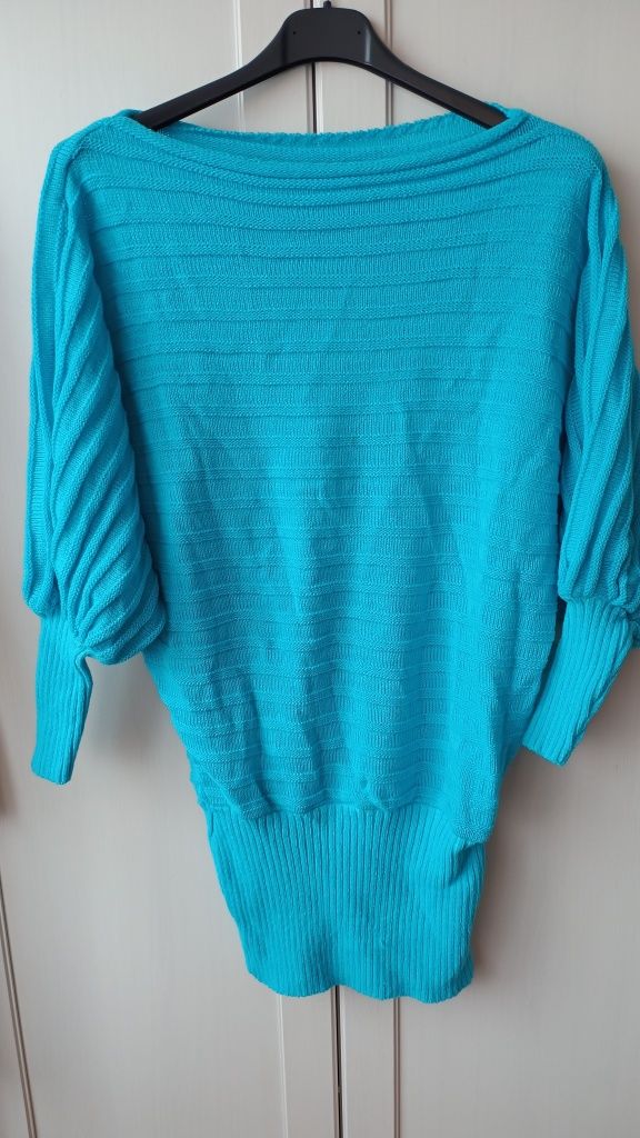 Sweter na jedno ramię turkusowy