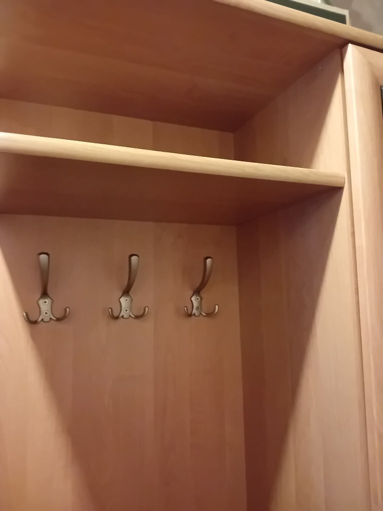 Meble na przedpokój garderoba z lustrem
