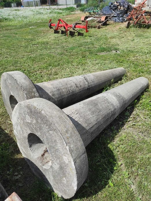 słupy, filary, ławy betonowe