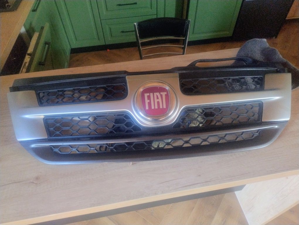 Grill atrapa chłodnicy Fiat freemont oryginalny