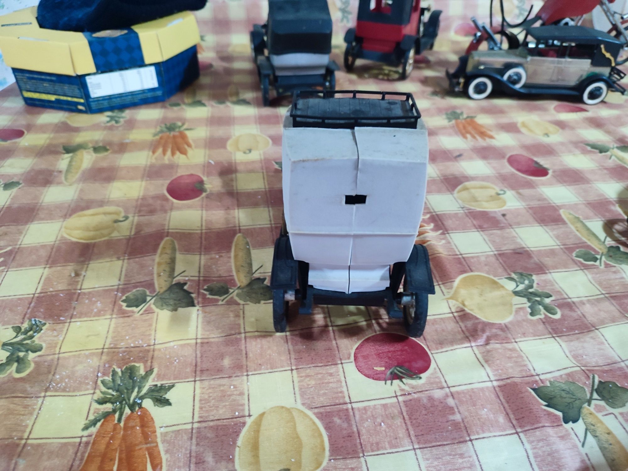 Carro brinquedo vintage