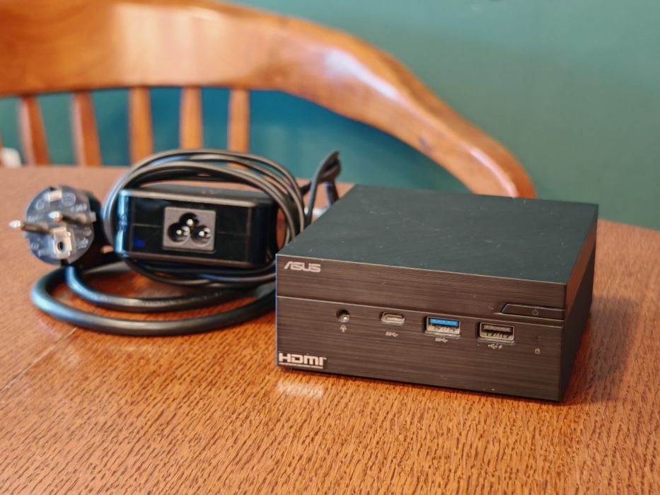 ASUS PN40 Mini PC | 2x4GB RAM | SSD 240GB | Windows 10 | Stan bdb