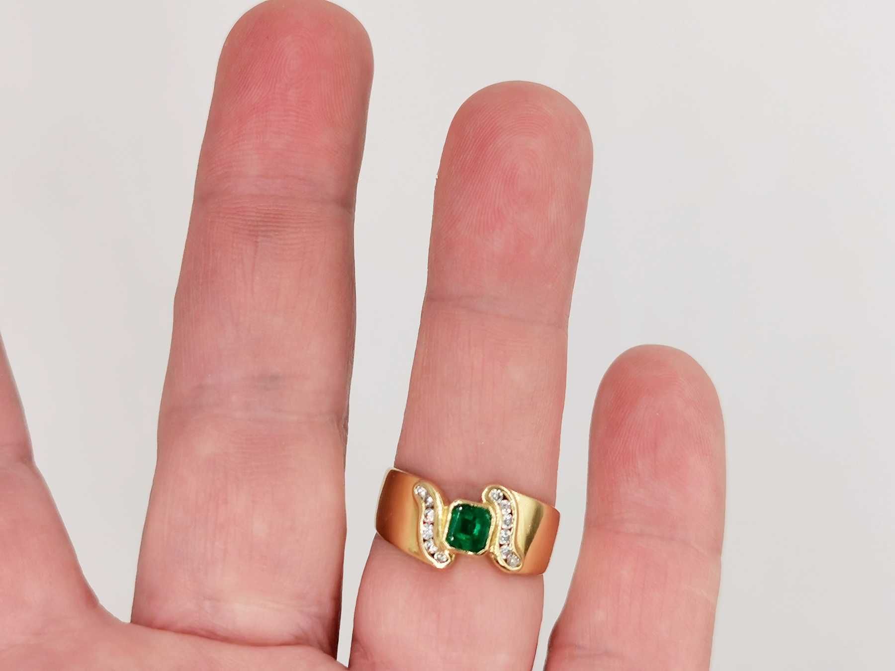pierścionek złoto 18K 750 szmaragd 0,38 ct diamenty 3,73 g certyfikat