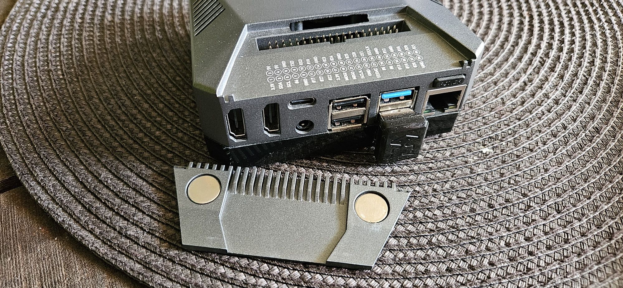 Batocera Raspberry Pi4 4GB + Argon One v2 + 240GB