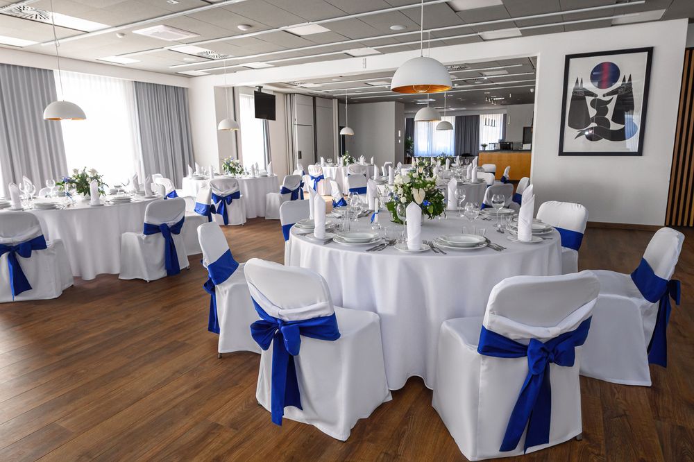 Do wynajęcia sala bankietowa + kuchnia z pełnym wyposażeniem