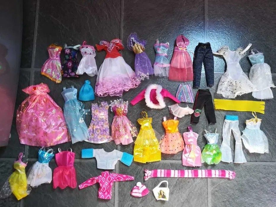 Oryginalne lalki Barbie plus akcesoria