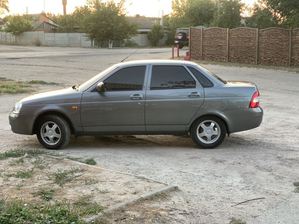 Лада Приора.    2170