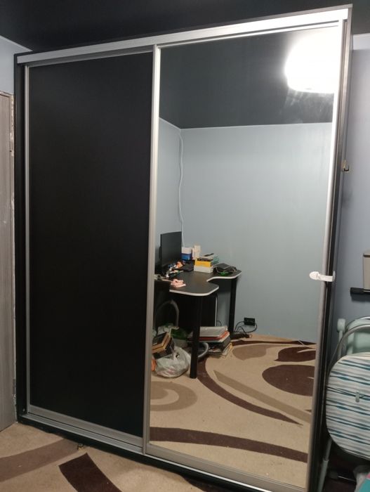 Функціональна шафа-купе