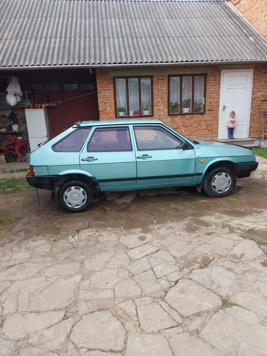 ВАЗ 21093 автомобіль LADA