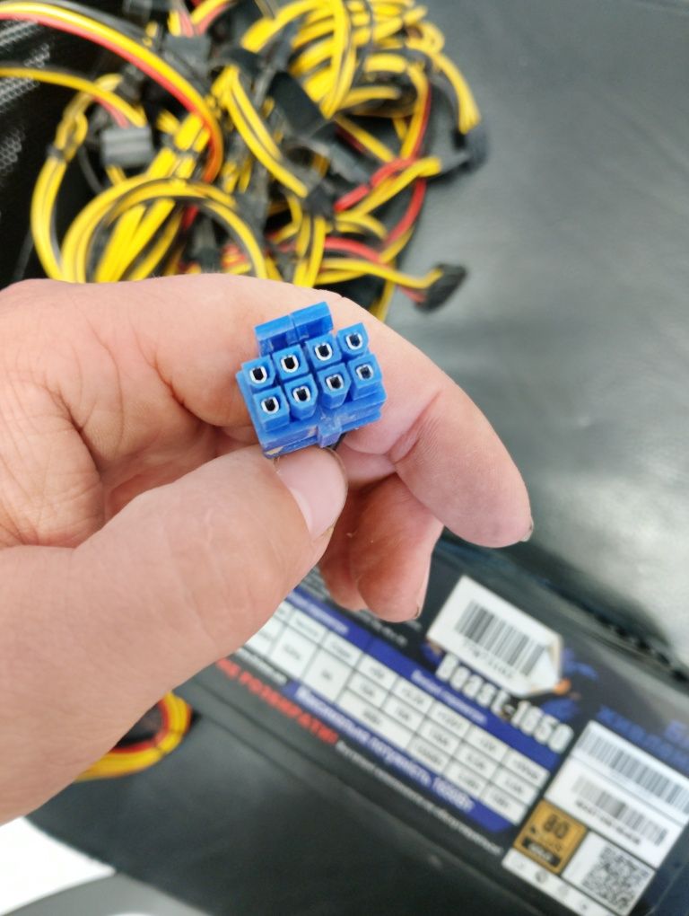 Блок живлення 1650W Frime Beast-1650  стан робочий
Стан наближен