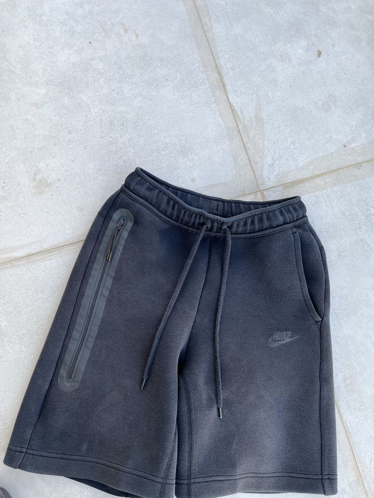шорти nike tech fleece